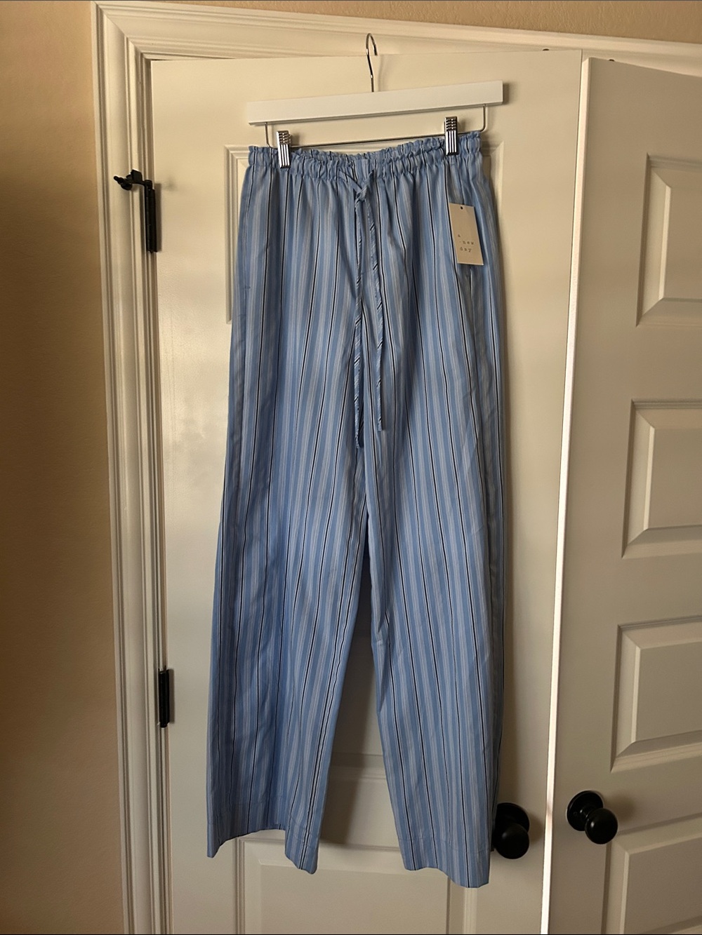Womens striped pull on pants